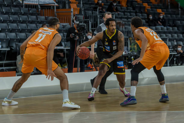 光灯和非议 光灯和非议